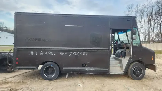 Picture of 2006-freightliner-mt45-chassis-truck-delivery